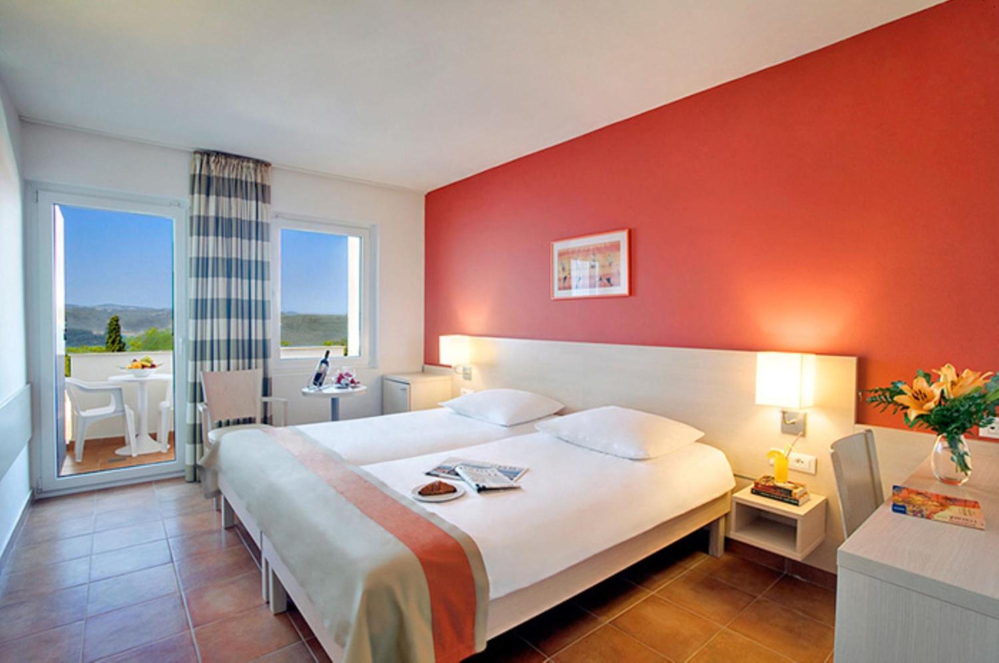 วาลามาร์ ทามาริส รีสอร์ต Hotel Tar-Vabriga ห้อง รูปภาพ