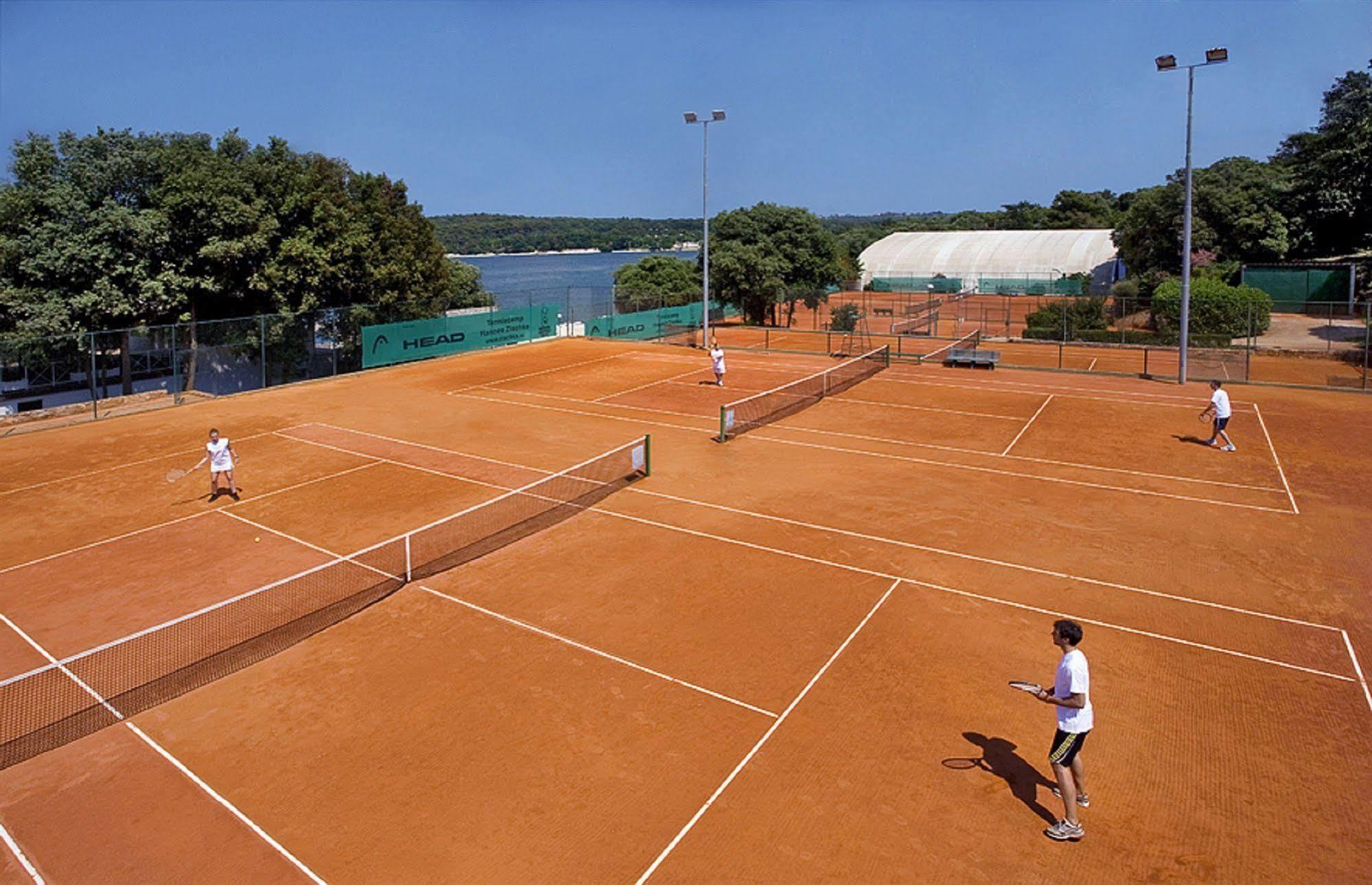 วาลามาร์ ทามาริส รีสอร์ต Hotel Tar-Vabriga ภายนอก รูปภาพ